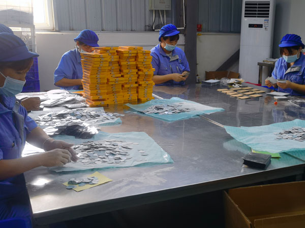 膏藥加工廠制作黑膏藥加工生產(chǎn)貼牌需要什么手續(xù)？